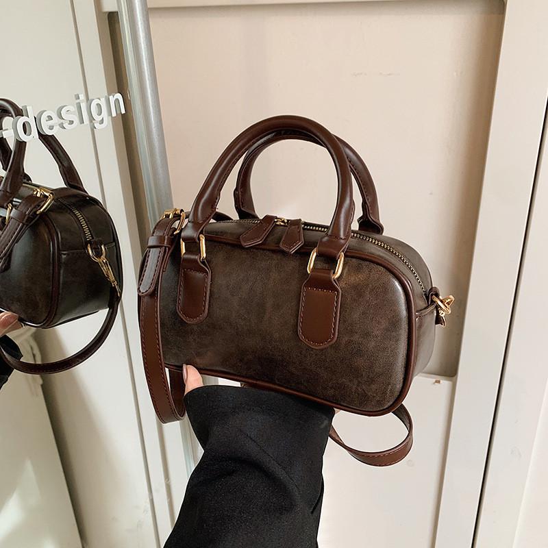 Retro Pu Small Shoulder Bag For Women With Zipper Closure And Seam Detailing