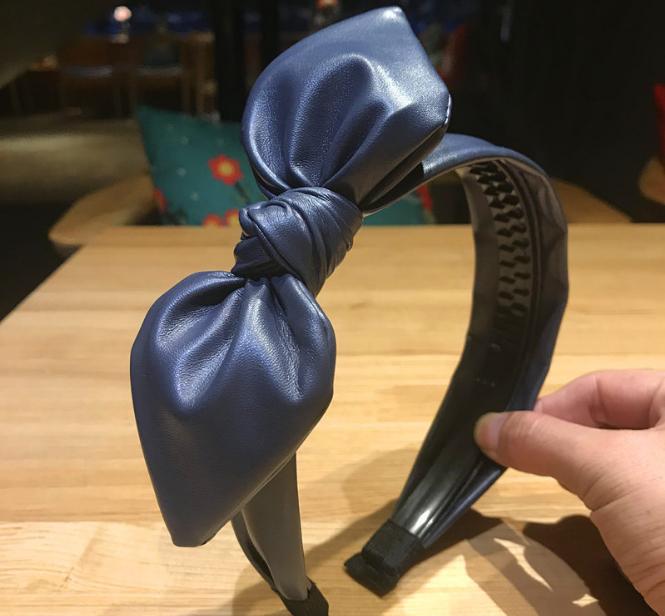 

Повязка на голову с кроличьими ушками, завязанная узлом, с зубчиками, не скользит, женский головной убор, однотонная, из ПУ-кожи, с бантом, повязка для волос, взрослая, обруч для волос с бантом