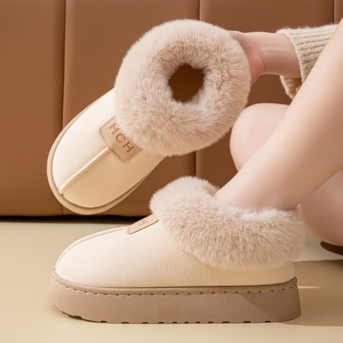 Женские зимние тапочки на толстой подошве с плюшевой отделкой и буквенным принтом удобный дизайн модный тренд прочный материал 36-37 белый 1229₽