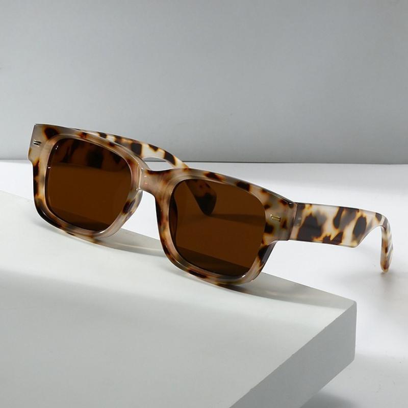 Vintage Rivets Design Square Sunglasses Fashion Gradient Shades UV400 Women Men Outdoor Leopard Sun Glasses Lentes De Sol Mujer