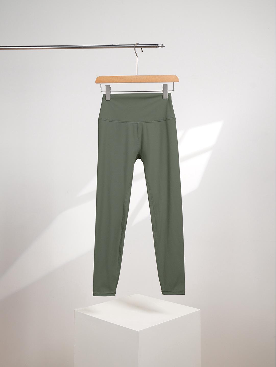 

Go Label! NULU High-Waisted Hip-Lifting Yoga Pants with Hidden Pocket - Lulu Style L зелений