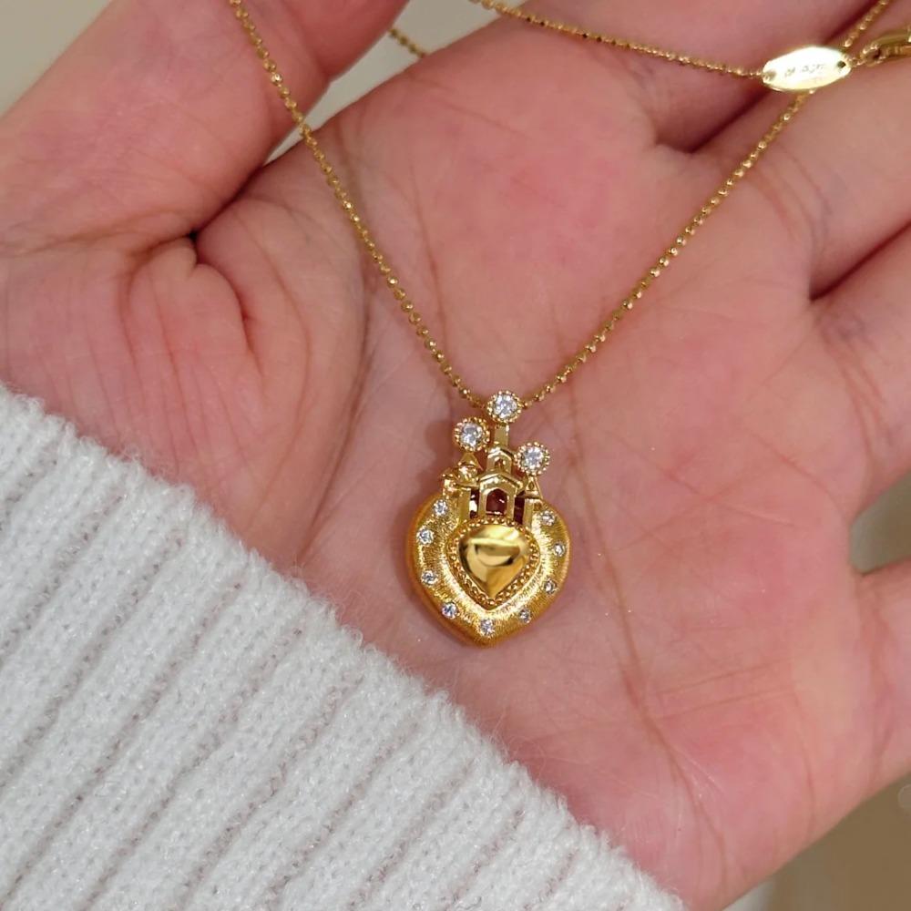 

Exquisite Diamond Heart Necklace French Romantic Castle Design Elegant Fashion Unique Jewelry Gift for Women