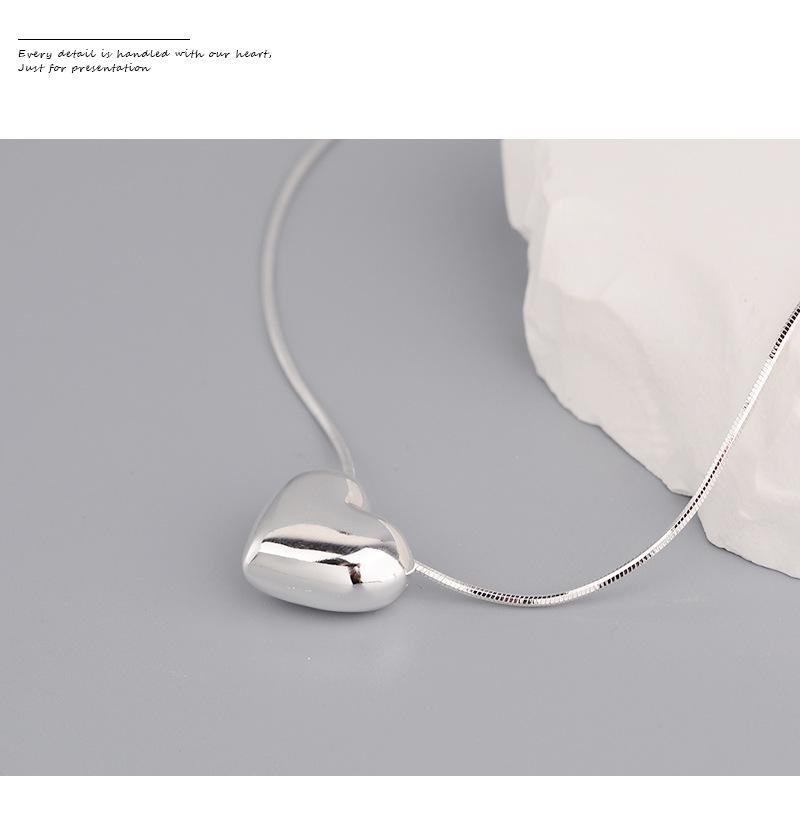 Three-Dimensional Glossy Love Necklace Female Niche Simple Heart-Shaped Peach Heart Neck Chain Collarbone Chain