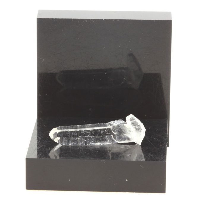 Pierres et Minéraux. Quartz. 8.60 ct. La Gardette Mine, Bourg d'Oisans, Isère, France.