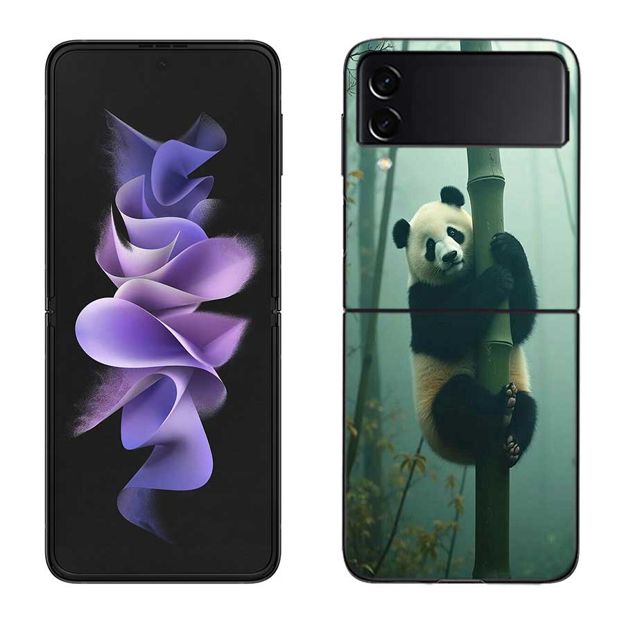 Panda Baby, Giant Panda Family Phone Case For Samsung Z Flip 7 6 5G Galaxy Z Flip 5 4 3 Black Hard Cell Cover Luxury PC Shell C