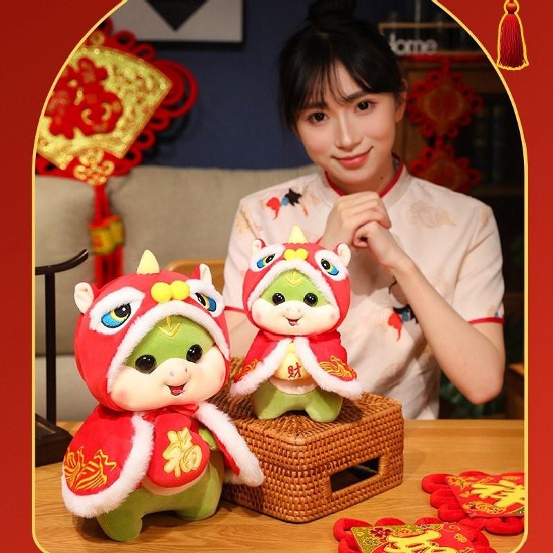 Bunte und weiche Schlangen-Plüschpuppe mit bezauberndem Umhang und Saugnapf-Funktion