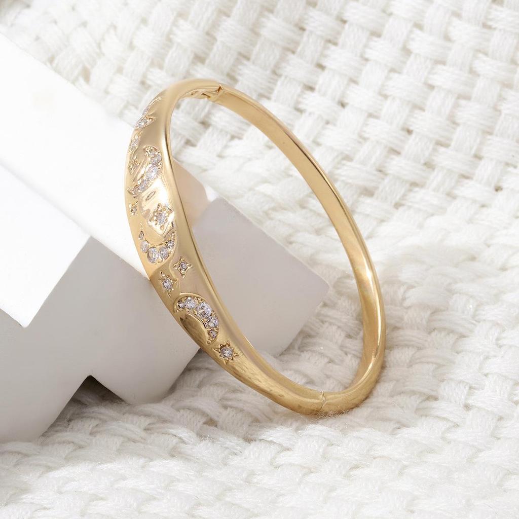 European & American Vintage Star Moon Diamond Bangle: Elegant & Versatile Light Luxury Jewelry