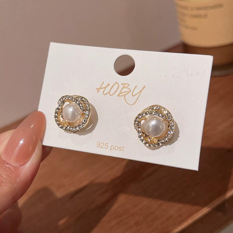 Silver Needle Light Luxury Spice Girl Pearl Stud Earrings Temperament Retro Super Flash Earrings Women's Fashion High Sense Personalized Earrings