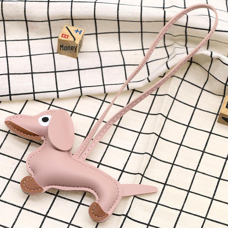 

Подвеска из кожи таксы: Милый брелок в виде щенка и украшение для машины для пар.