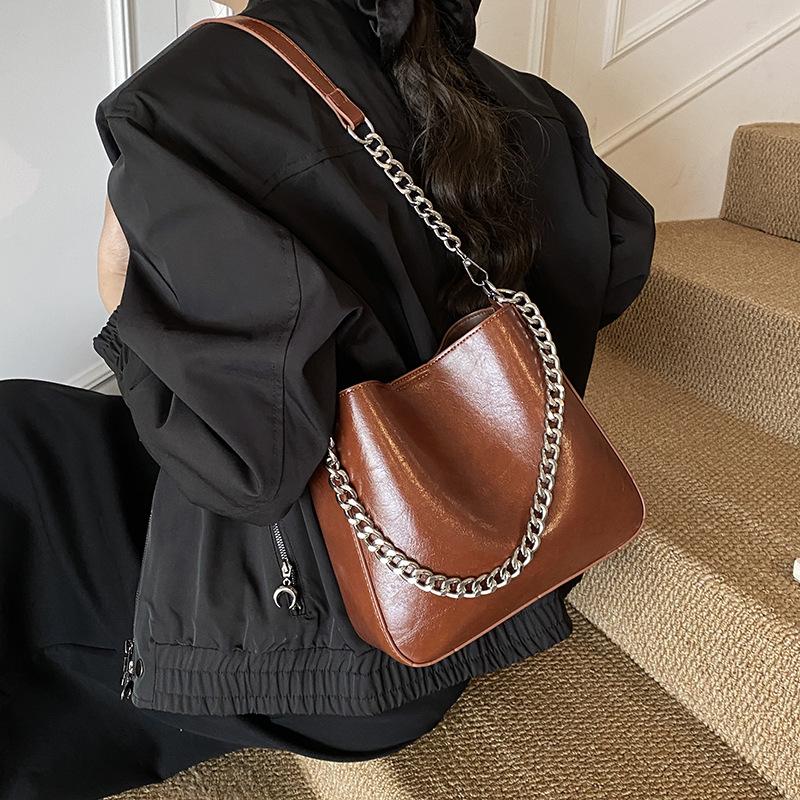 

Премиальная ретро-сумка женская 2025 новая модная текстурная сумка через плечо подмышку сумка-мессенджер для通勤 сумка-ведро коричневый