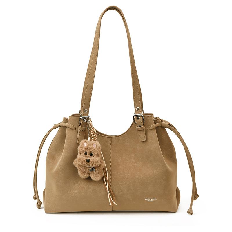 

Casual commuter tote bag women s 2025 autumn new trendy large capacity trendy fashion shoulder armpit bag no pendant