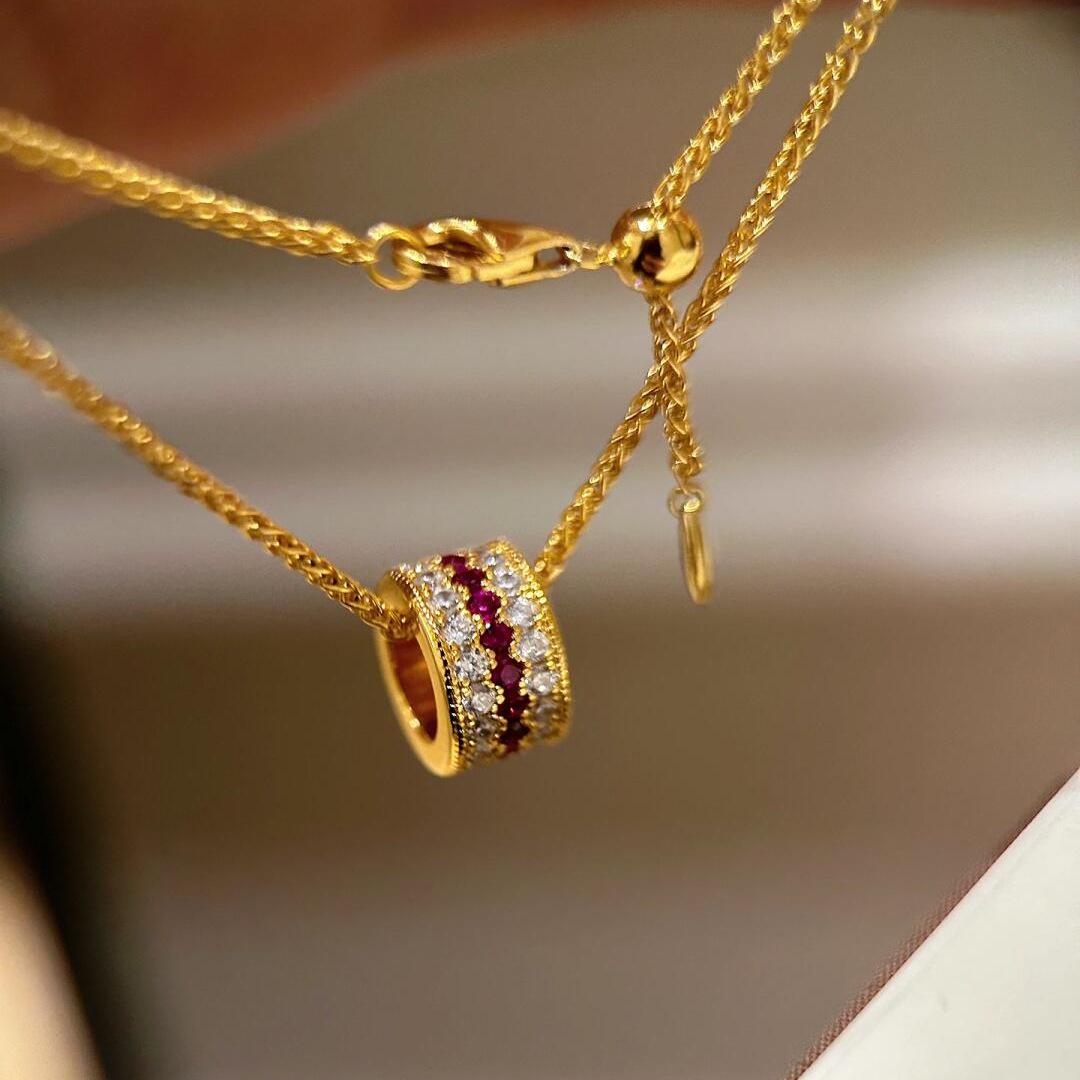 Elegant Ruby Rhinestone Necklace with Gold Pendant and Slim Waist Design