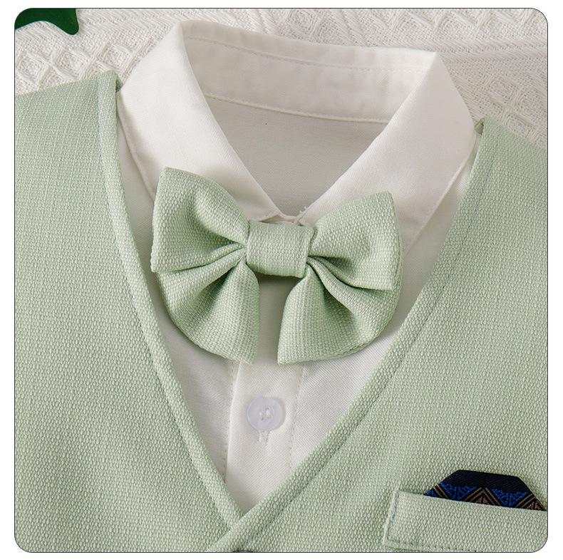 Completo estivo per bambini in stile britannico: Camicia a maniche corte, Pantaloncini, Gilet per ragazzi.