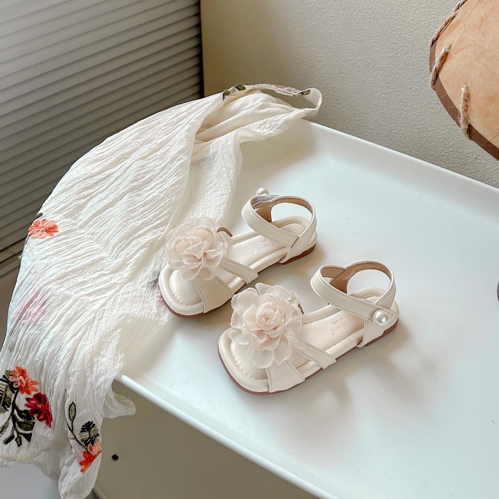 

New Girls Sandals Summer Fashion Simple Kid Shoes Flower Soft Sole Exquisite Girl Shoe Beach Retro Classic Anti Slip Flat Shoes 23insole15cm бежевый
