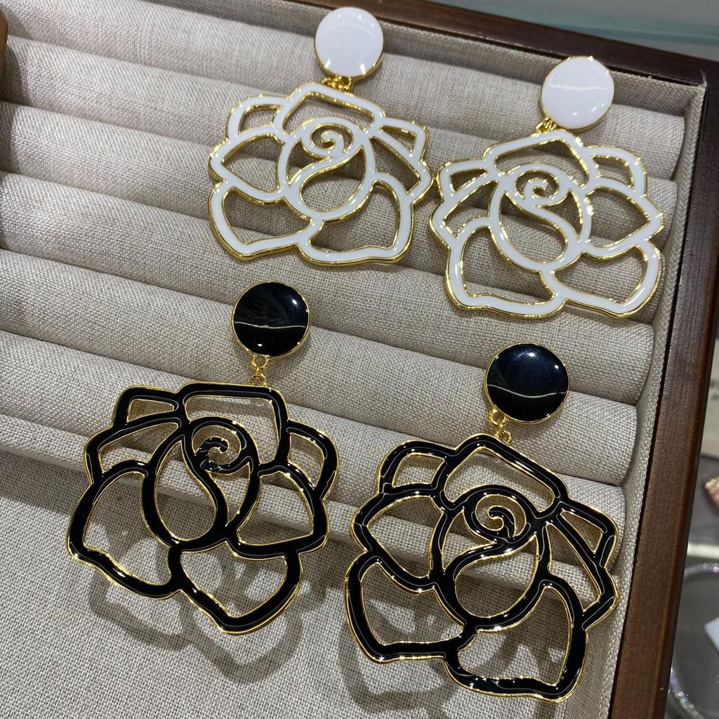 Französische Retro Tropfglasur Rosenohrringe, Einzigartiger Design-Sinn, Einfache Ohrringe, Leichter Luxus und Hochwertige Ohrringe für Damen