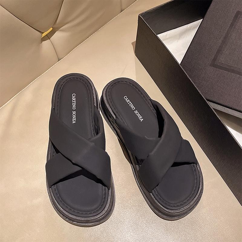 Slippers women's summer outer wear fashionable new high-end sense with skirt fashionable cross bow thick bottom sandals
