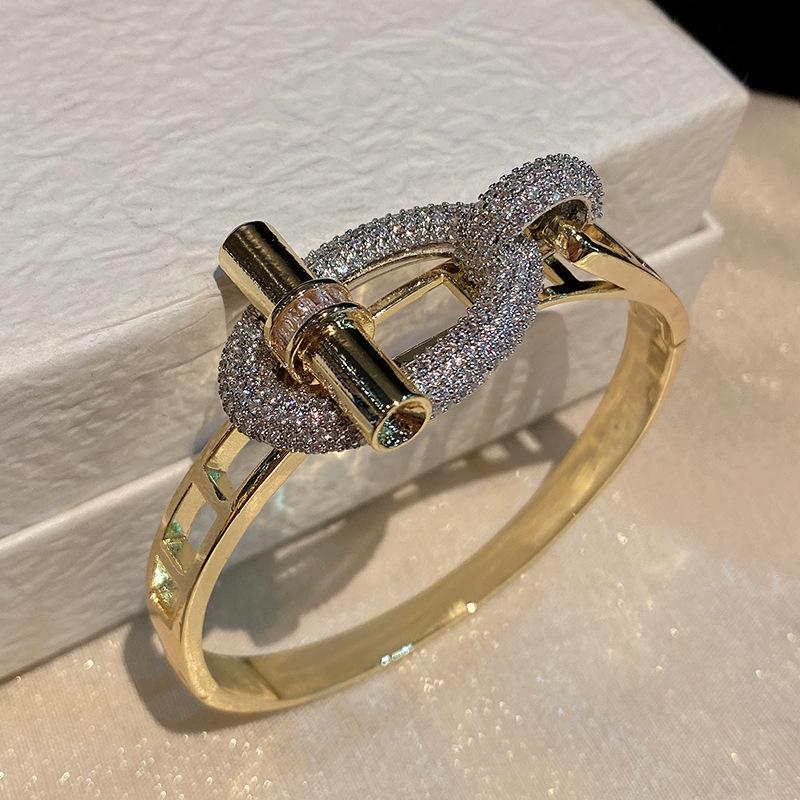 Neues Armband-Set mit horizontalem Stab und Schweinenase, leichter Luxus, Kupfer eingelegt mit Zirkonia