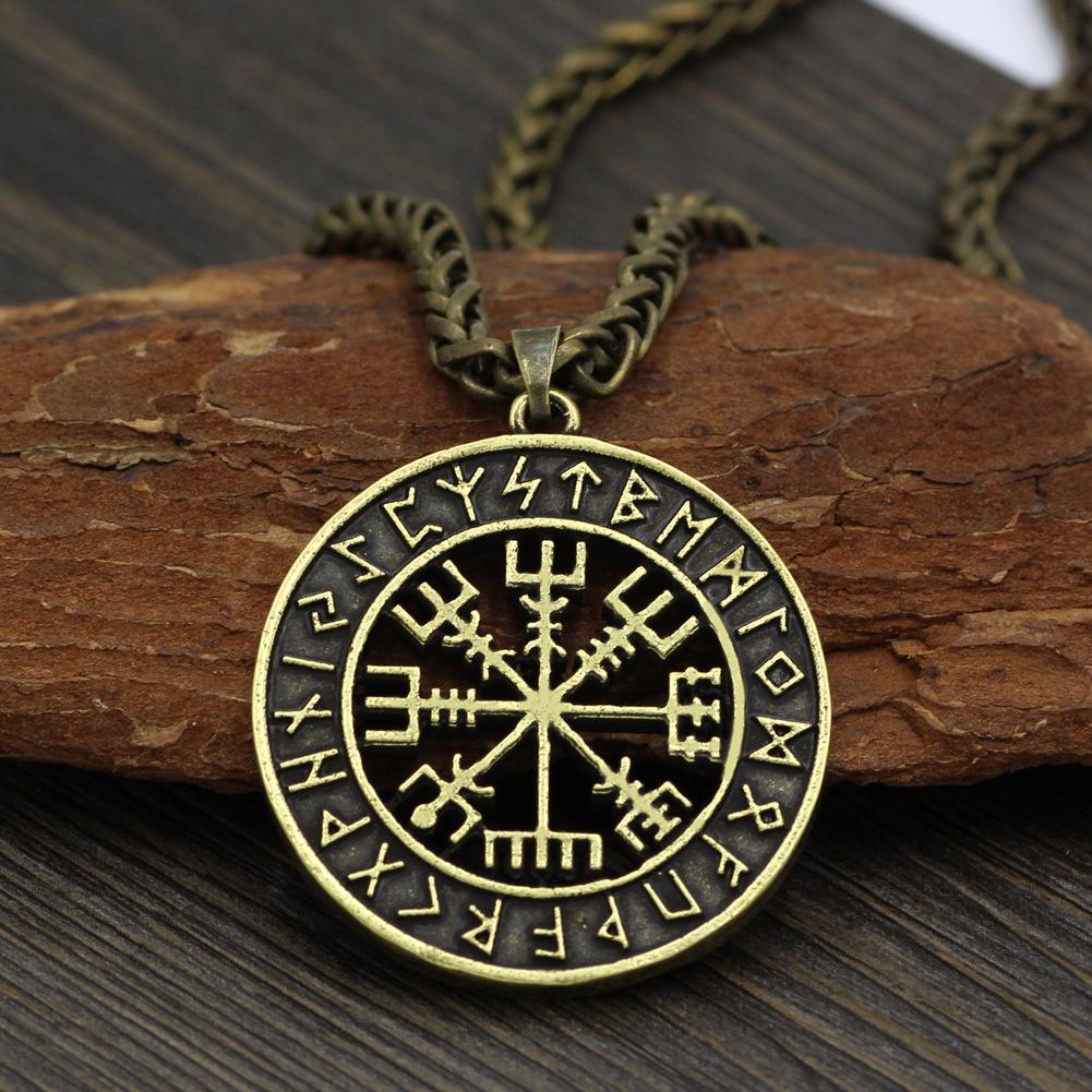 Nordic Viking Runes Compass Pendant Necklace - Men's Trendy Accessory