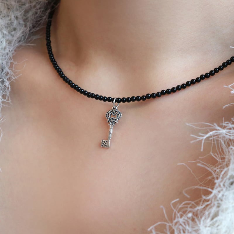 Less is more Onyx Antique Key Necklace