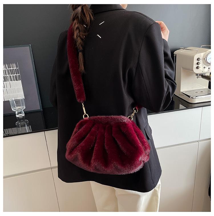 New High-End Plush Pleated Cloud Bag - Women's Trendy Crossbody for Autumn/Winter