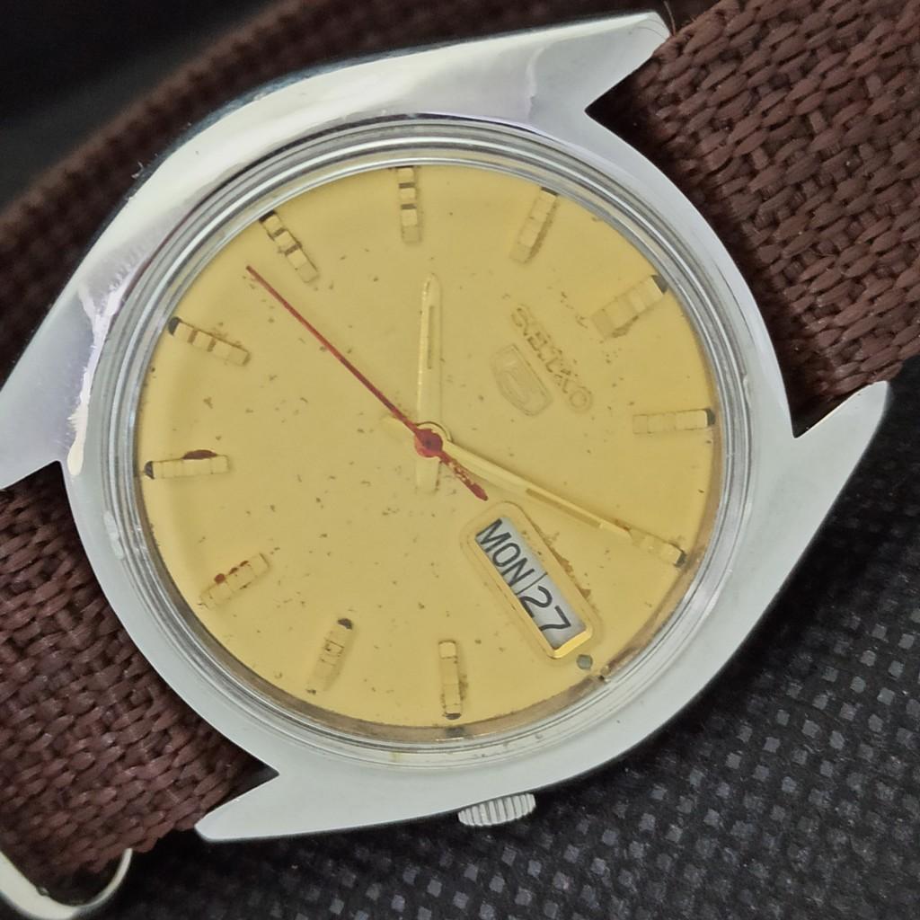 

Б/У SEIKO 5 АВТОМАТИЧЕСКИЕ ВИНТАЖНЫЕ ЯПОНСКИЕ МУЖСКИЕ ОРИГИНАЛЬНЫЕ ЧАСЫ С ЦИФЕРБЛАТОМ 550b-a290102-2 SKU550b-a290102