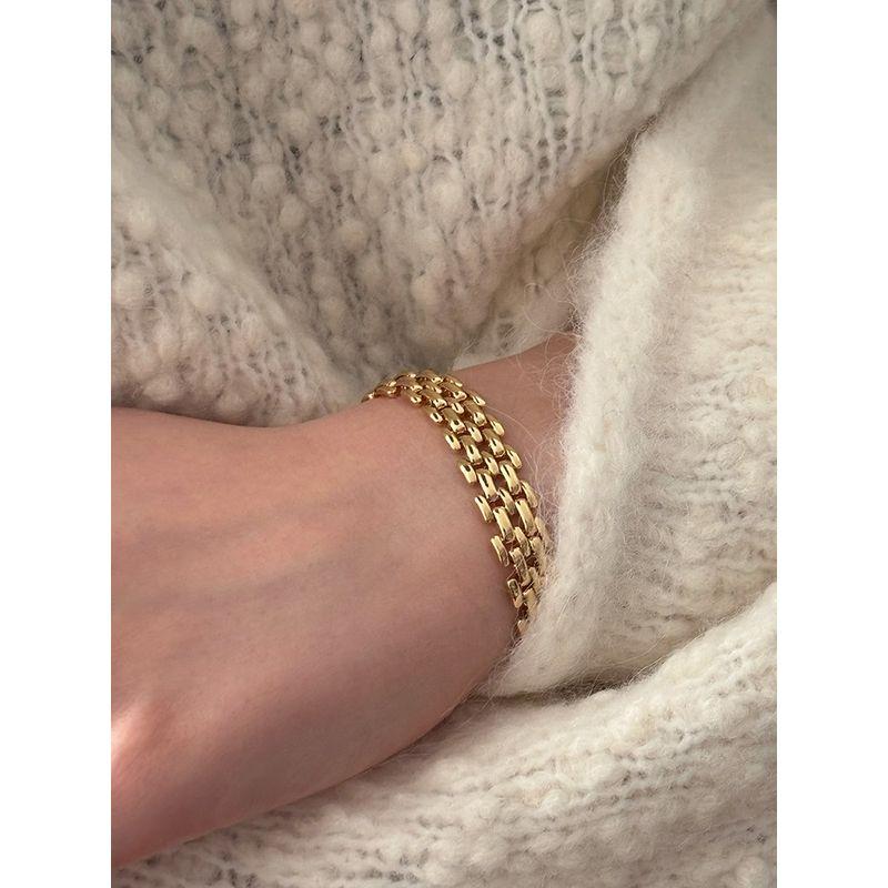 Gold Strap Bracelet with a Light Luxury Style, Copper Gold-Plated, European and American High-End Feel, High Aesthetic Value, Stackable Chain Bracelet