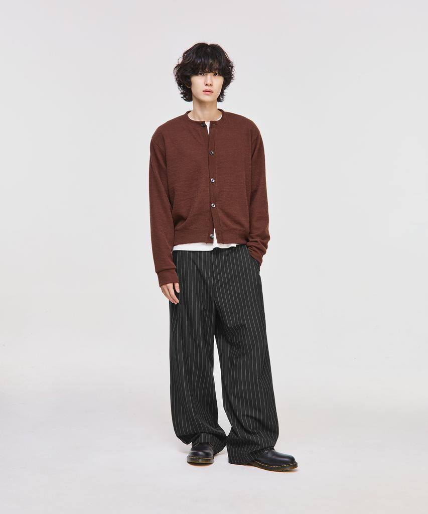 SIGNATURE Side Deep One-Pleat Slacks [Black Stripe]