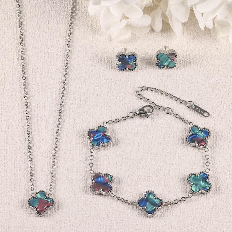 Four-leaf Clover Three-piece Necklace Bracelet and Earring Set - A Luxurious Colorful Fashion Jewelry Set