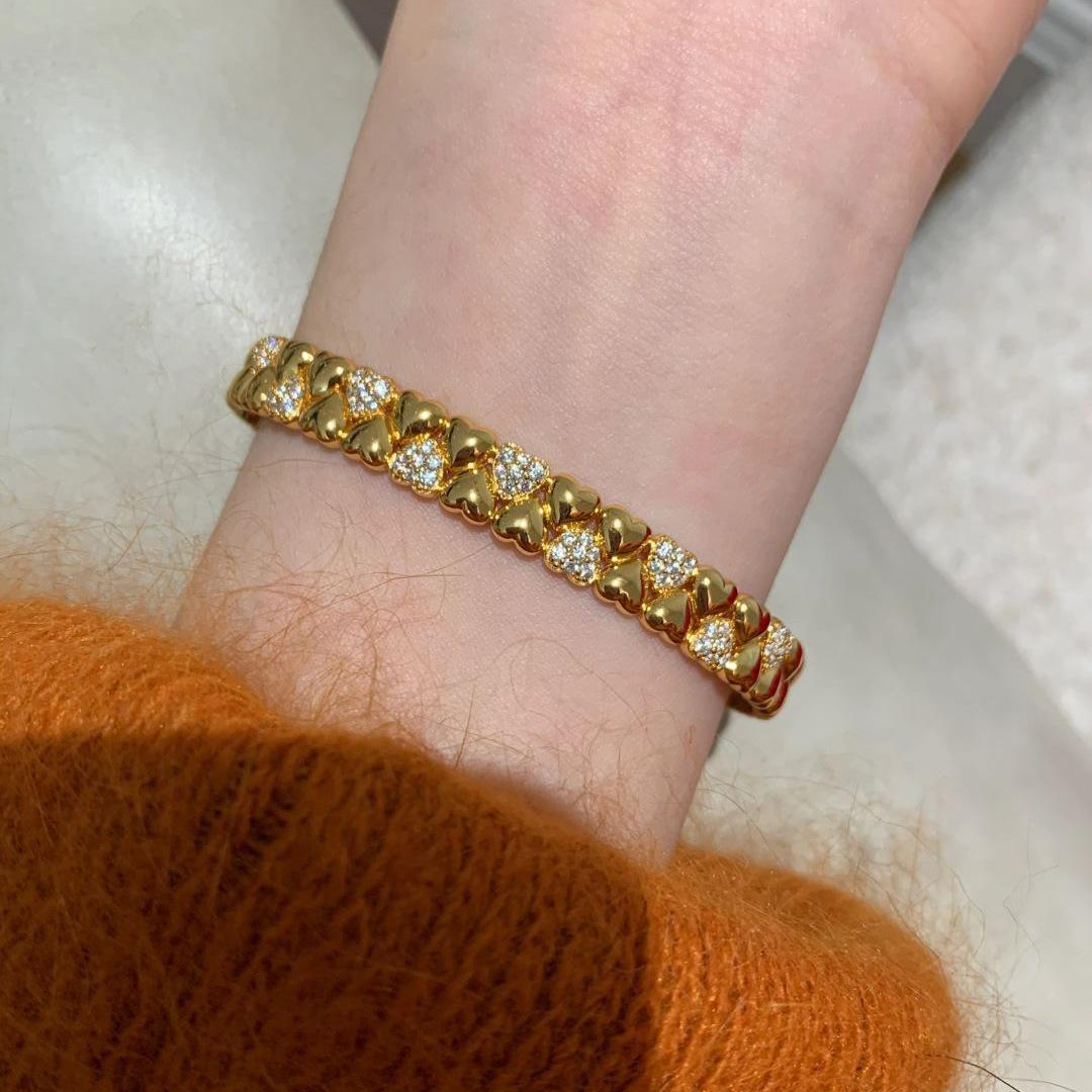 Medieval Double-layer Love Diamond-encrusted Bracelet Women s Niche Design Light Luxury Versatile Retro Court Temperament Bracelet Copper