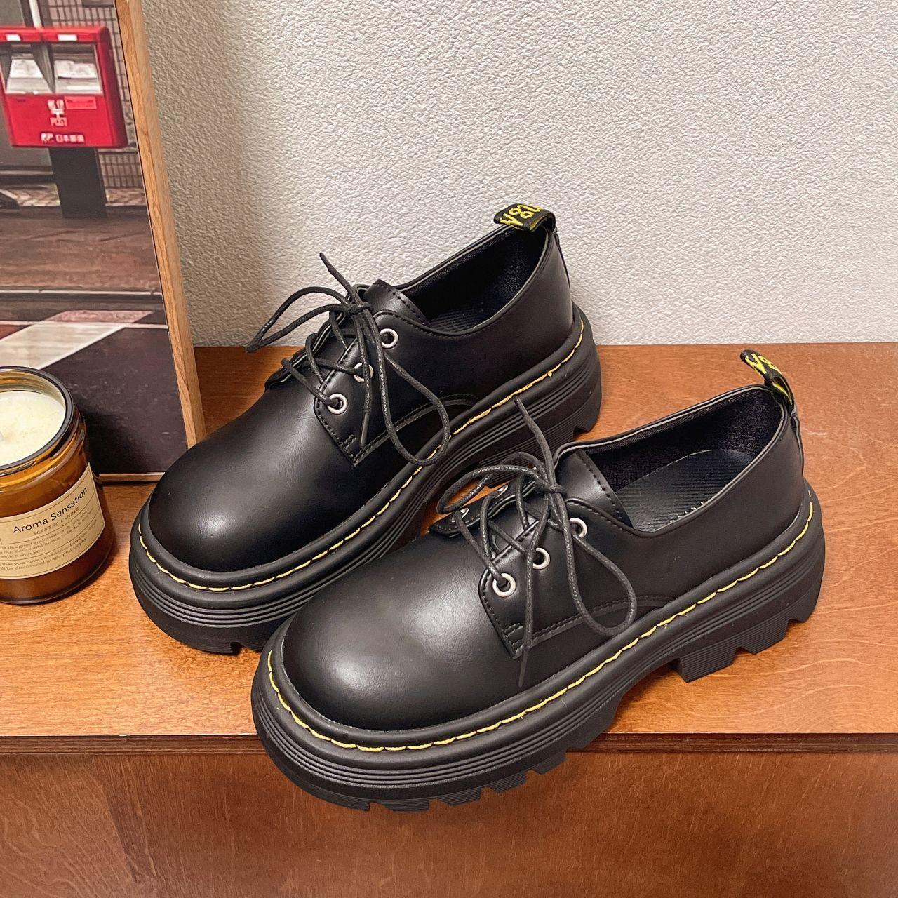 

Женская обувь больших размеров 41-43 на широкую полную стопу, платформа в британском стиле, маленькие кожаные туфли, женские осенне-зимние туфли на высокой подошве в ретро-стиле, лоферы 42 41 чёрный