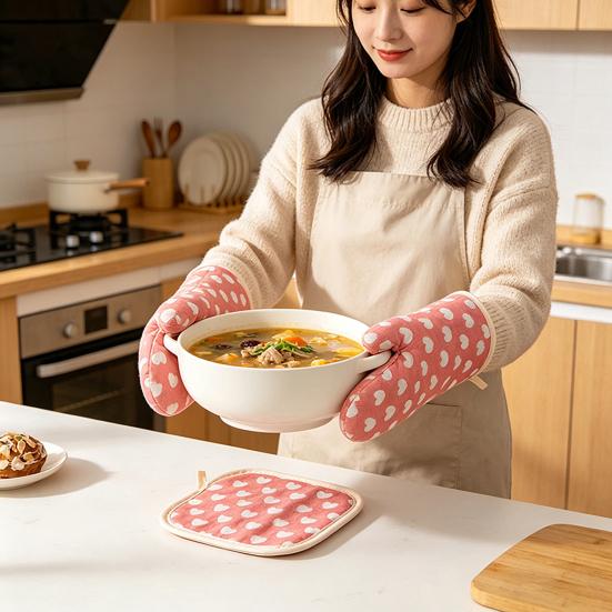Thickened Cotton Oven Mitts with Heart Print Heat-Resistant Baking Gloves for Microwave Grill & Cooking Non-Slip Breathable Kitchen Essential