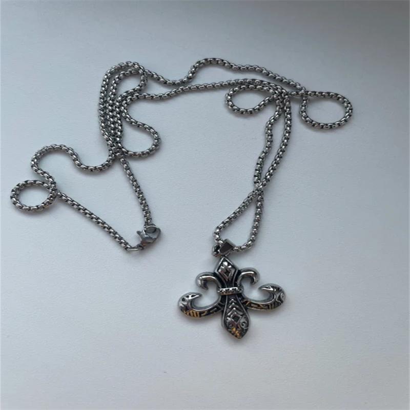 

Vintage Cross Pendant Necklace Unisex Versatile Simple Long Sweater Chain Hip Hop Accessory