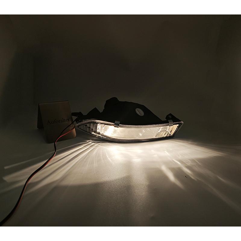 Fog Lamp Assembly For Toyota Corolla Kombi Limo E12 2001-2004  Version Front Bumper Anti Fog Light 8121112150 8122112160