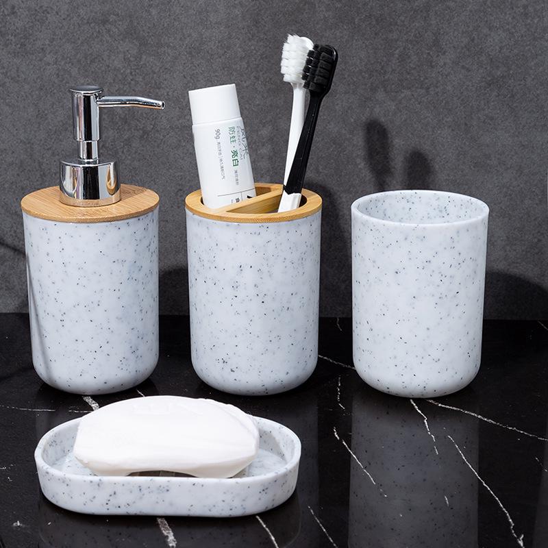 Nordisches minimalistisches Badezimmerset in Marmoroptik: Elegante 4-teilige Kollektion mit Mix-and-Match-Stilen