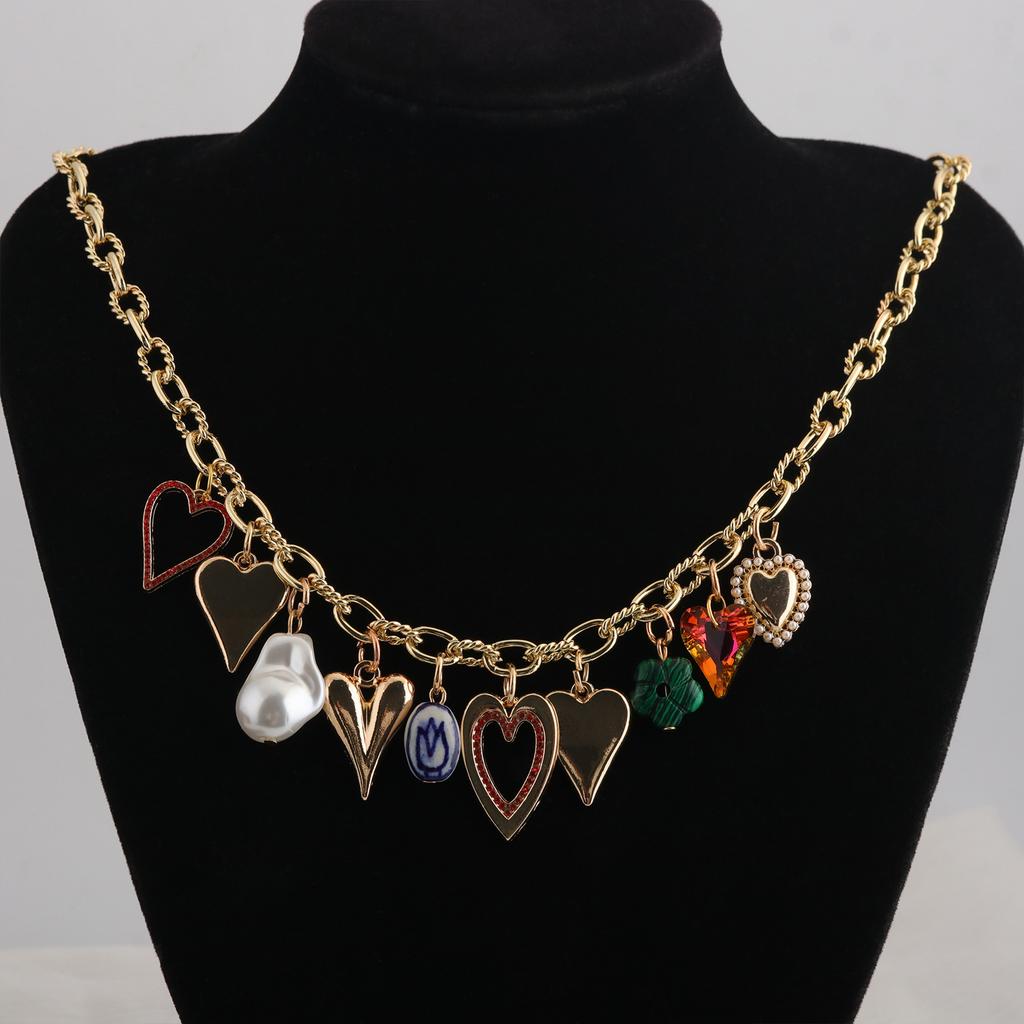 Boho Gold Multi-Anhänger Halskette Bunter Herzanhänger Verstellbare Kette Sommer Strandurlaub Schmuck für Frauen Geschenk