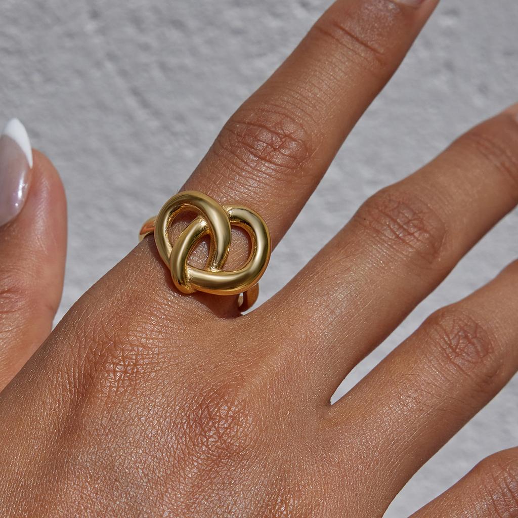 Yori Distinctive Heart-Shaped Lye Knot Geometric Hollow Ring 18K Gold Color PVD Plated Metal Texture Arrivals Jewelry Accessorie