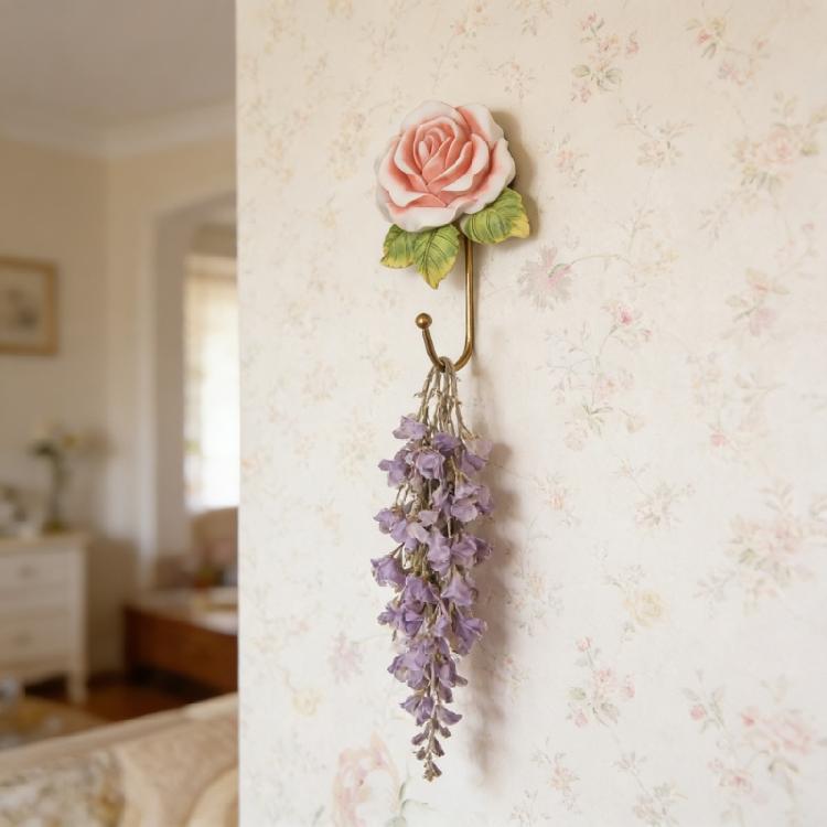 Decorative Rose Themed Heart Hook Craft Of Resin And Iron For Practical Home Use