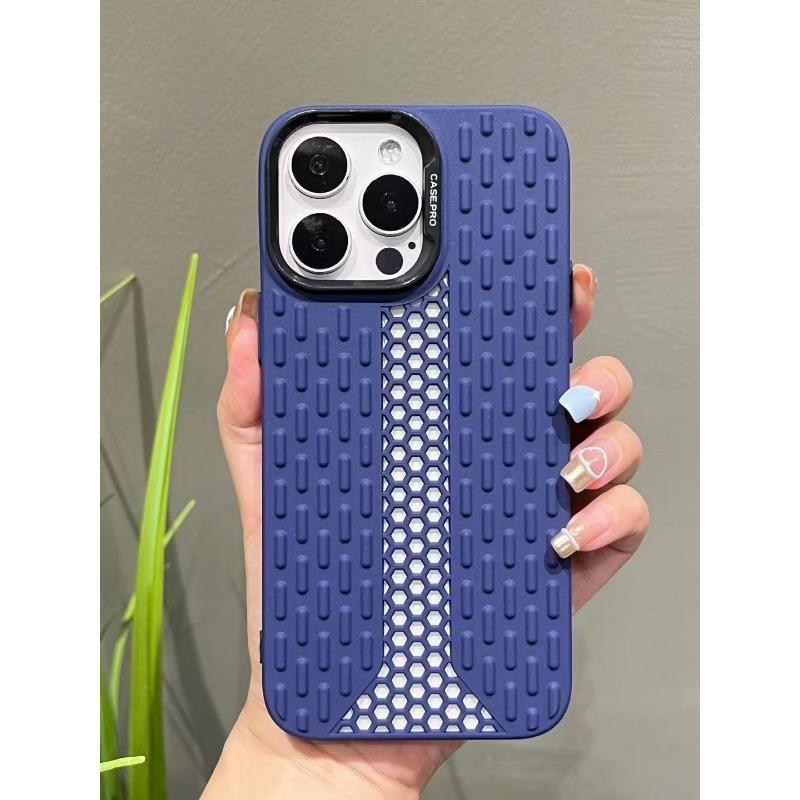 Letni oddychający i odprowadzający ciepło pokrowiec na telefon komórkowy odpowiedni dla Apple 15 Siatka IPhone 16pro Elektroplaterowana ramka Miękki pokrowiec ochronny