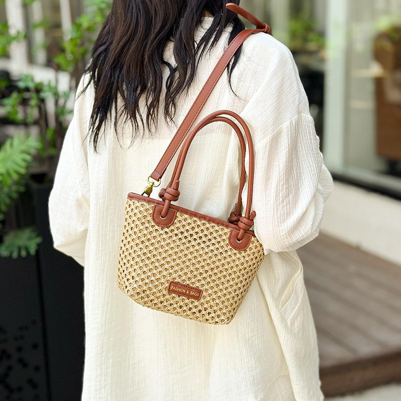 Korean Foreign Style Hand Carry Woven Bucket Bag 2025 New Fashion Casual Shoulder Bag Niche Design Messenger Bag