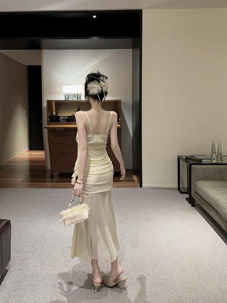 Elegant Low-Cut Spaghetti Strap Mesh Tassel Bodycon Evening Gown