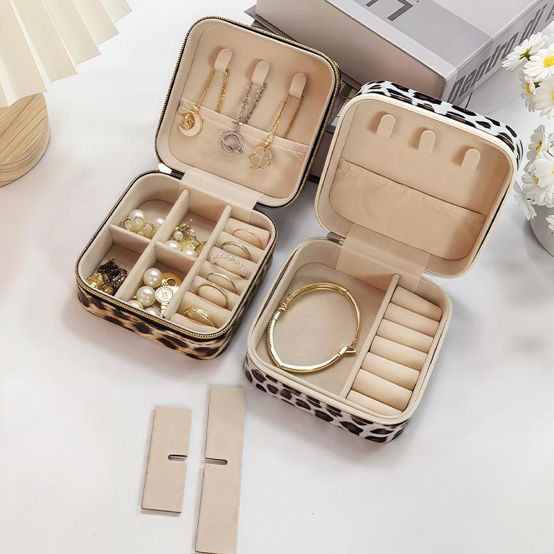 Leopard Print Portable Jewelry Box for Women's Accessories: High-End Necklace, Earring, Stud, and Ring Storage.