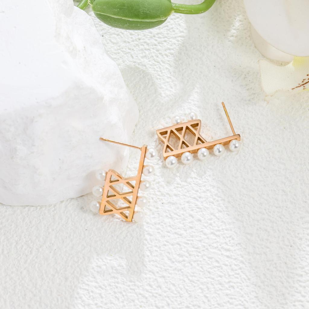 Stylish And Simple Double-Layer Pearl Stud Earrings Design Temperament Stainless Steel Earrings Women
