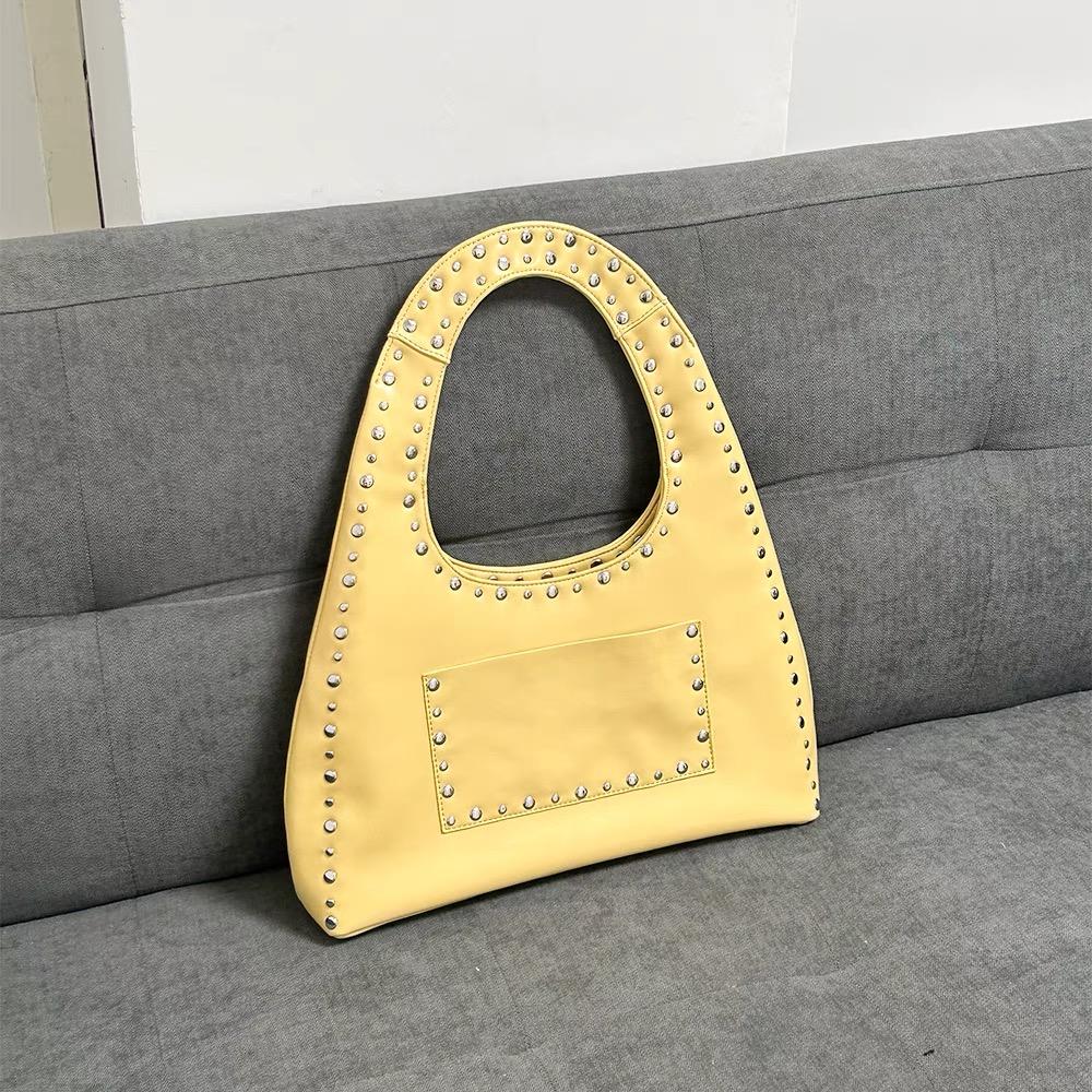 Retro Shoulder Bag with Studs On the Armpits Motorcycle-style Wasteland Bag Waxed Oil Leather Women's Bag