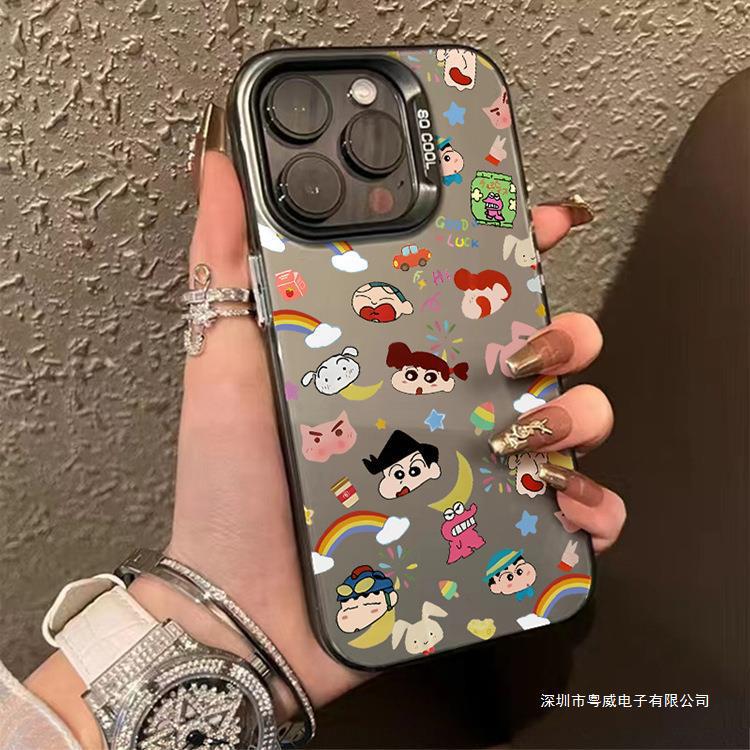 Cute and fun cartoon Crayon Shin-chan iPhone 18 Pro Max case, 16cm long, creative drop-proof protective case, 15cm long.