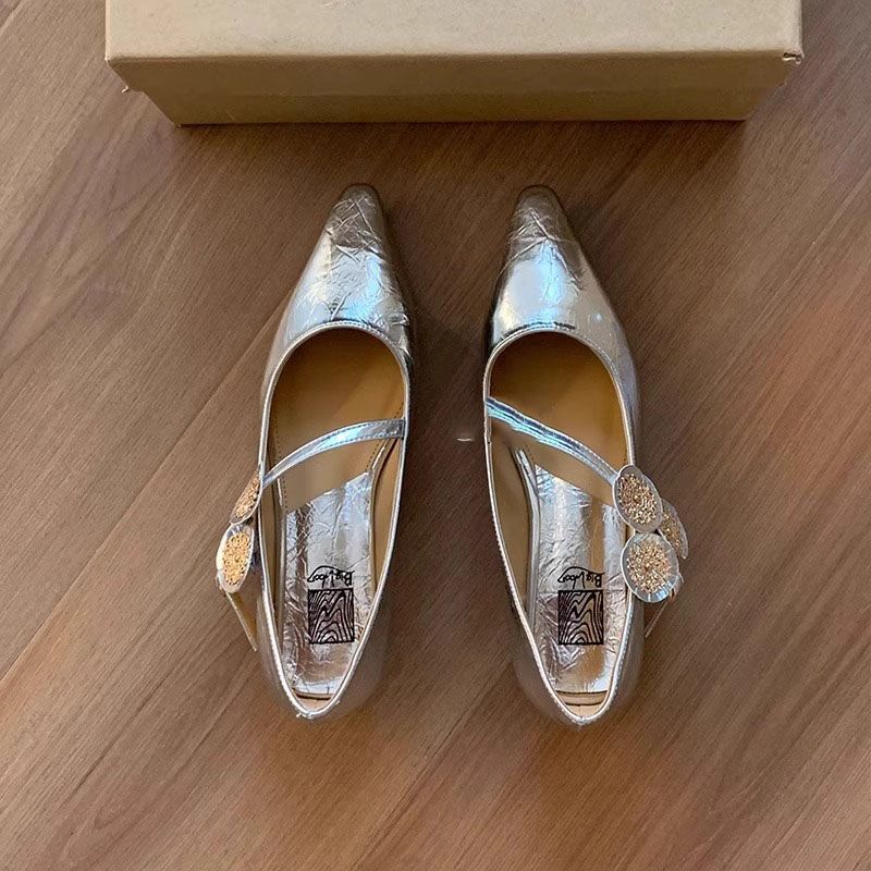 

Silver Mary Jane shoes women s 2025 new spring and summer pointed head flat bottom with skirt late evening breeze word belt fashion shoes 39 срібний