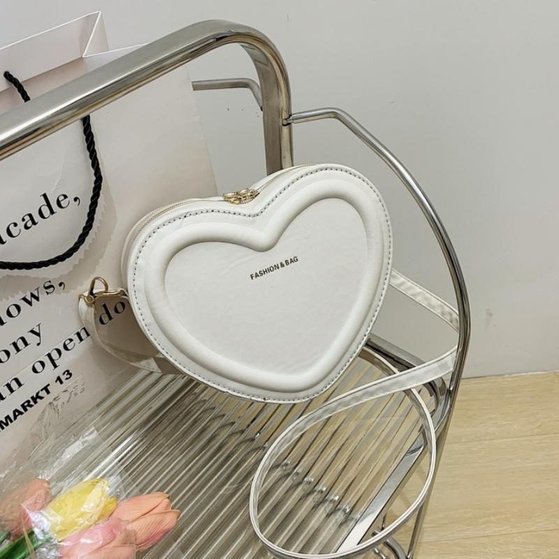 Fashion Cute Heart Shaped Crossbody Bag with Gold Letter Detail Adjustable Shoulder Strap Faux Leather Shoulder Purse for Women
