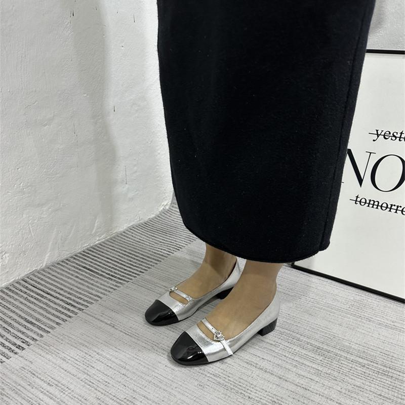 2025 spring and autumn new Xiaoxiangfeng round head retro French single shoes shallow mouth rhinestone buckle medium thick heel Mary Jane