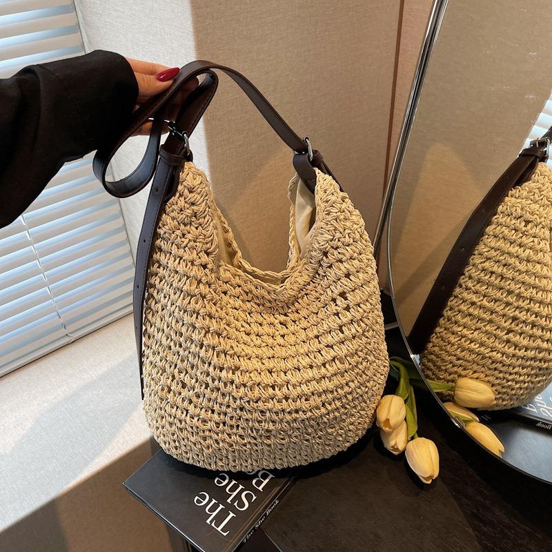 Mode gestreifte gewebte Tasche Strandtasche aus Stroh für Damen neue Mode Pendler-Umhängetasche