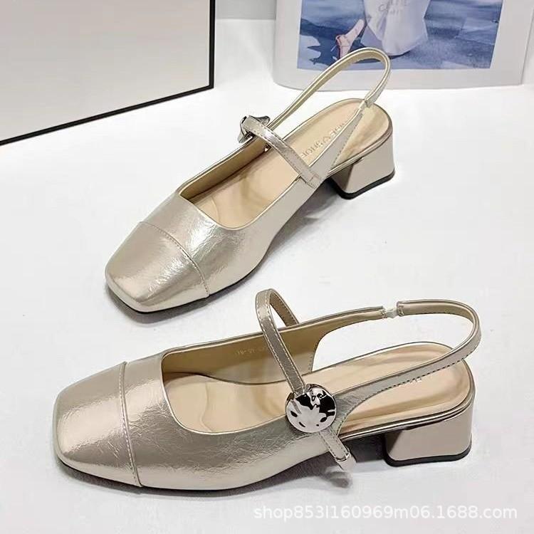 

Французские темпераментные сандалии Мэри Джейн с квадратным носком 2025 лето новые простые на толстом каблуке с ремешком на подъеме и закрытым носком женские 40 шампанского