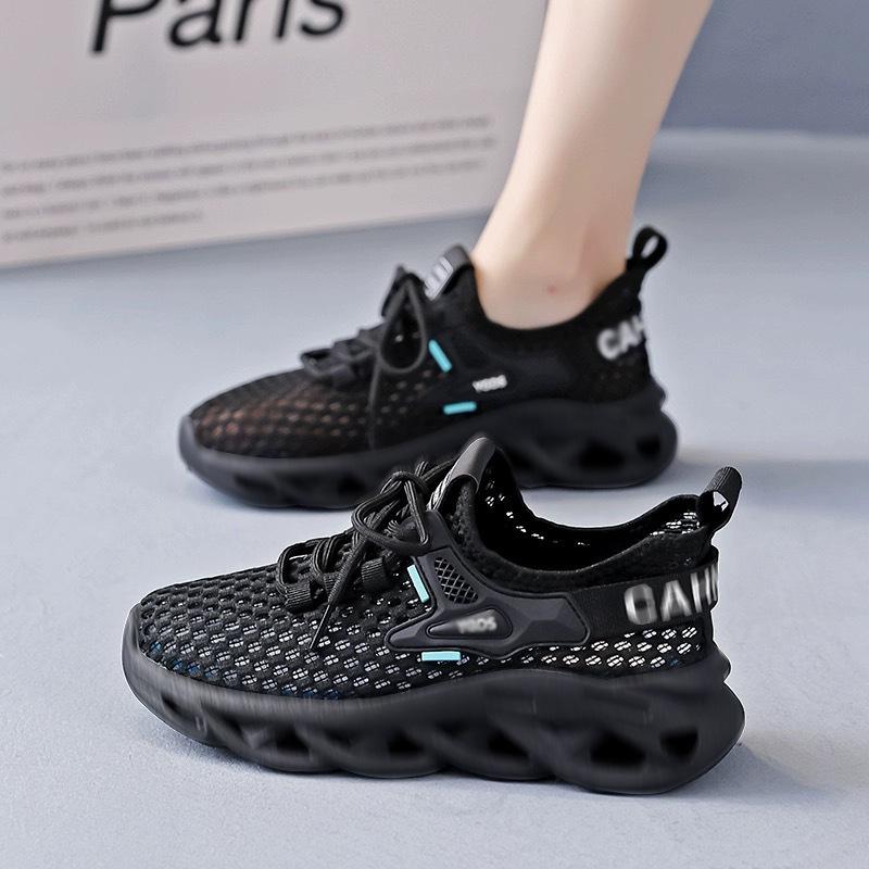 Mesh men's shoes 2025 summer new breathable soft-soled sports shoes hollow hole shoes outdoor men's trend shoes